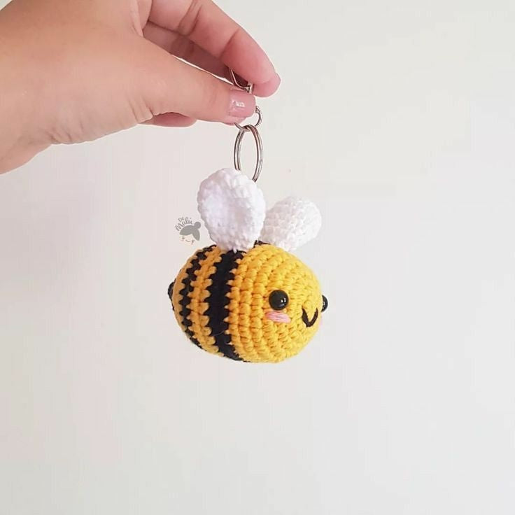 Honey bee keychain