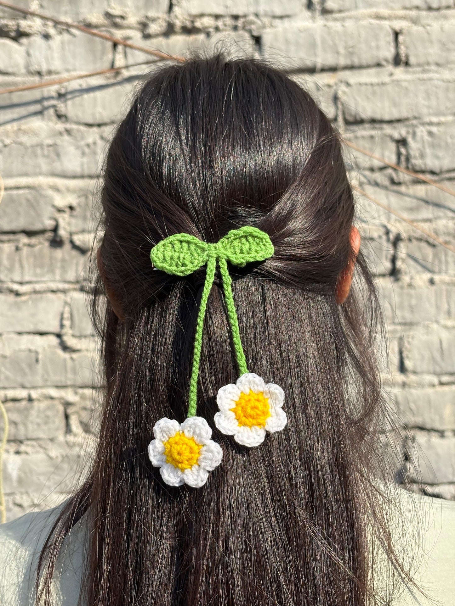 Double daisy hair clip