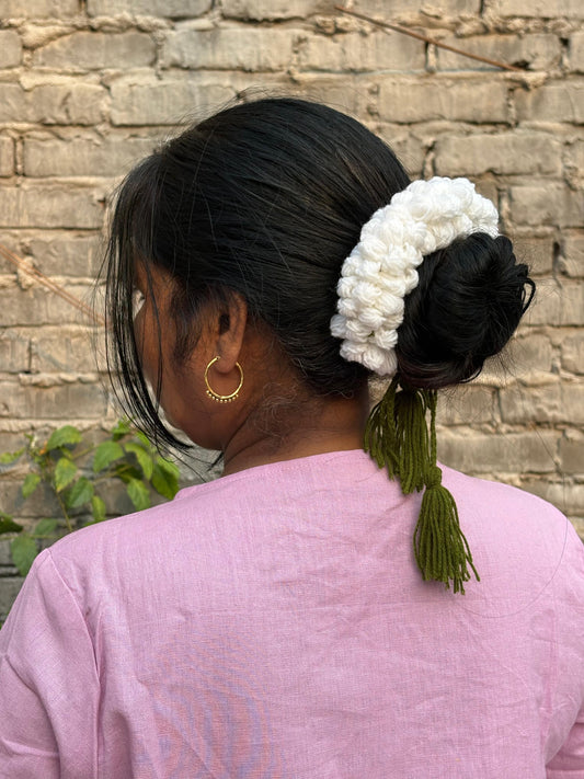 White Gajra