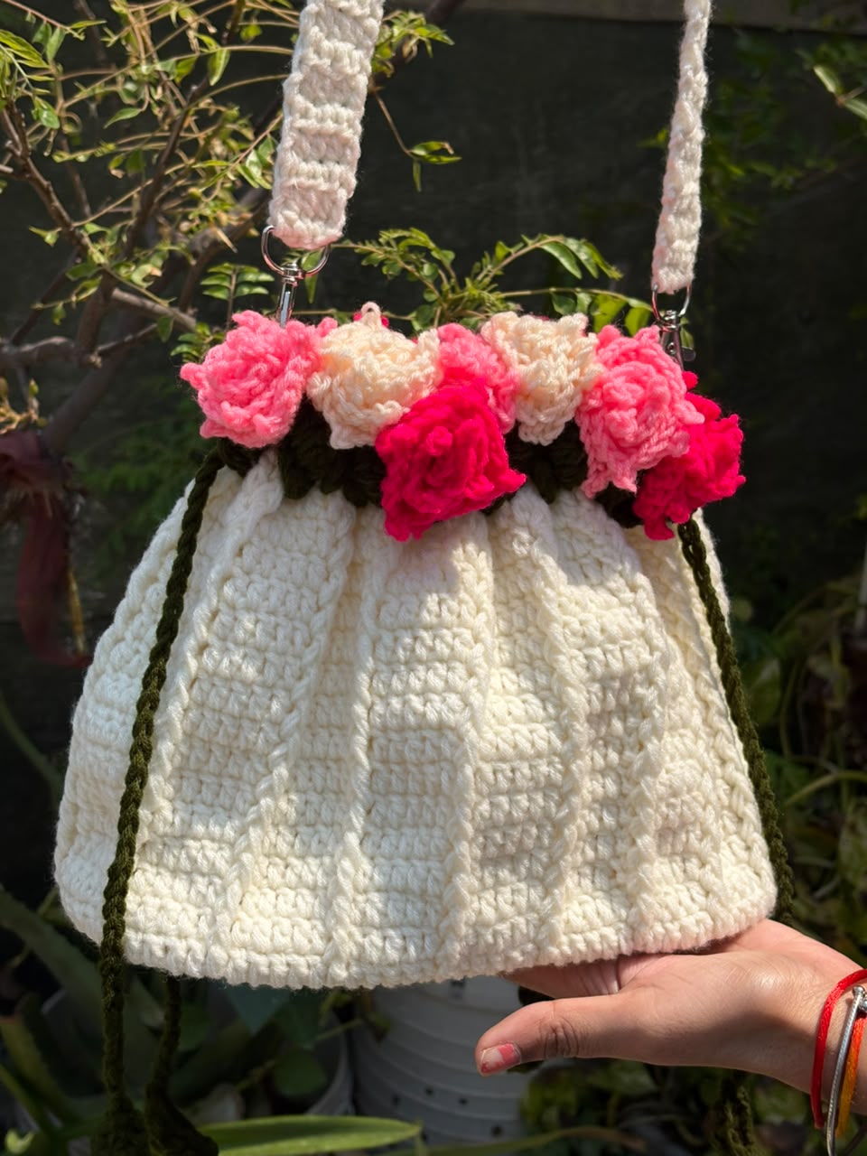 Pink rose bag white with leather base