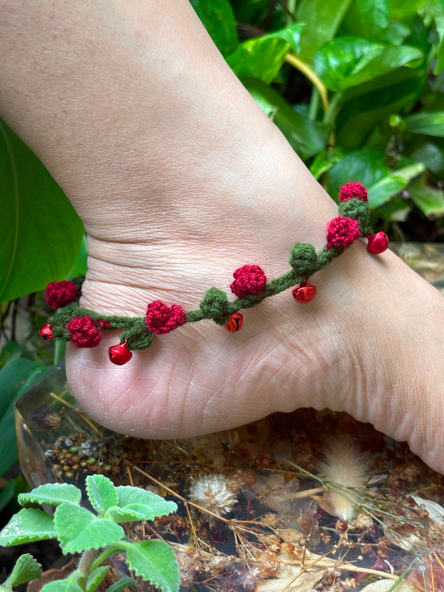 Red rose anklet - single